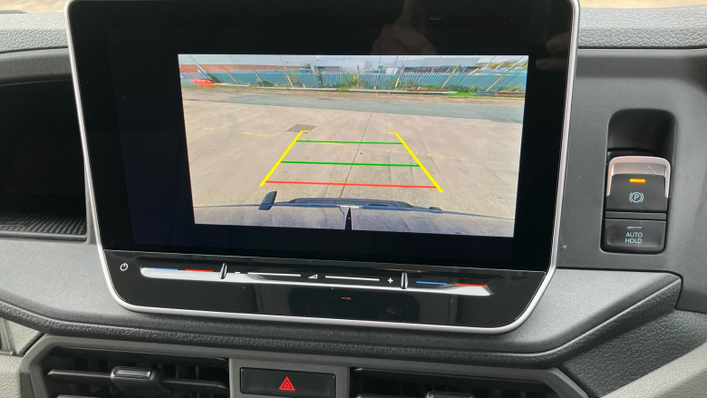 Volkswagen Crafter Cr35 Mwb Diesel 4Motion 2.0 TDI 177PS Commerce Plus Low Roof Van Auto